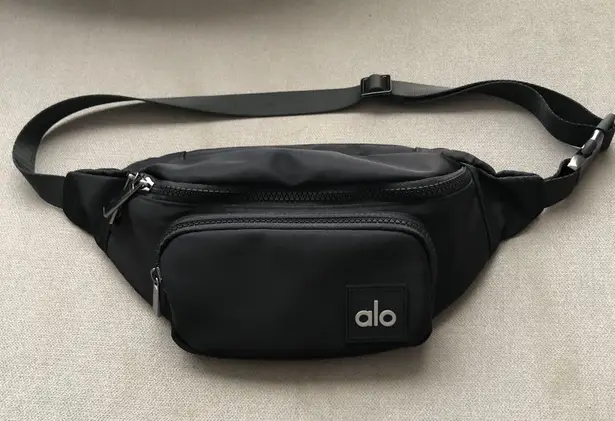 Alo Yoga Explorer Fanny Pack Black