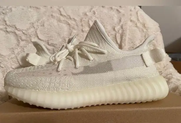 Adidas Yeezy boost 350 v2 pure white