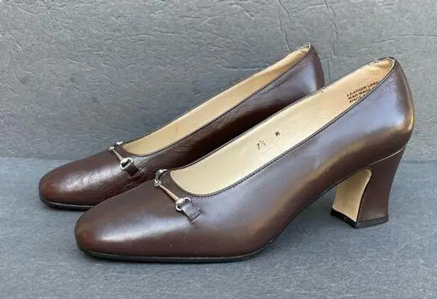 Etienne Aigner Vintage Brown Leather Pumps 7.5 Wide Horse Bit