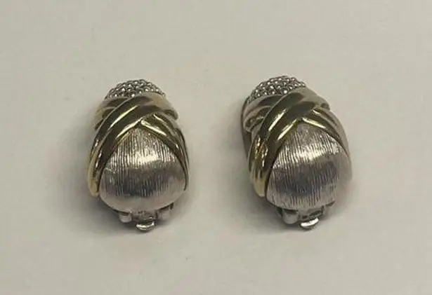 Oscar de la Renta Vintage Two Tone Signed Clip On Earrings