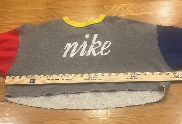 Nike  cropped crew neck sweatshirt size xsmall .