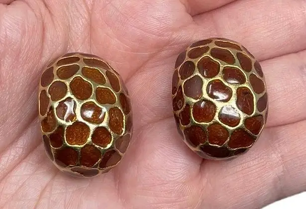 Vintage Unsigned Gold Tone & Enamel Clip On Earrings Statement Giraffe Print