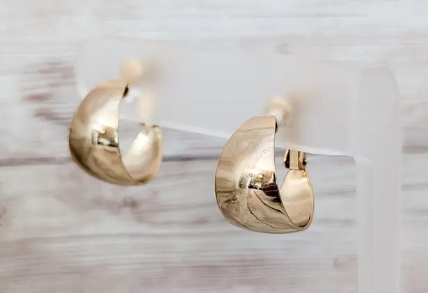 Vintage Napier Clip On Earrings Chunky Retro Gold Tone Hoops 7/8"