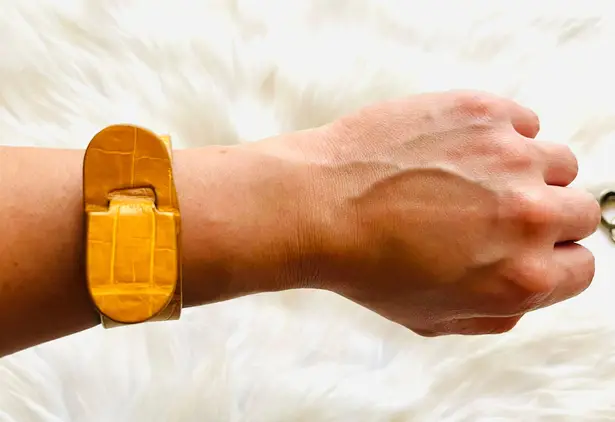 Suarez Crocodile Cuff Tan