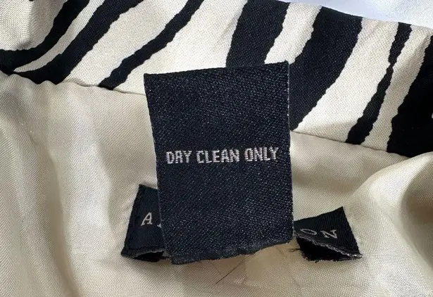 Anne Carson Women's | | Beige Zebra Print Blazer - Large