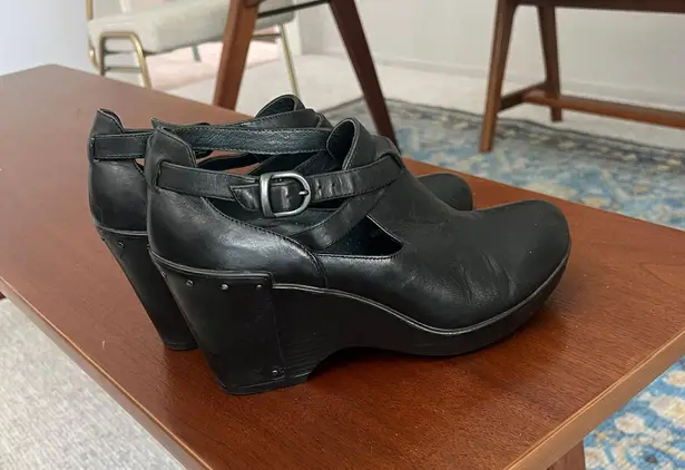 Dansko Franka black leather studded round toe wedge ankle booties 39