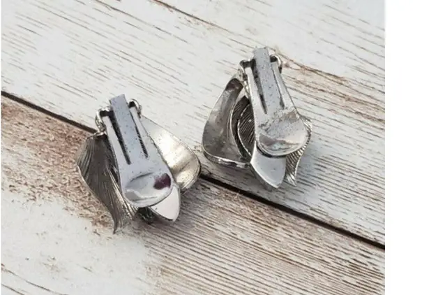 Vintage Clip On Earrings Silver Tone Artsy Leaves