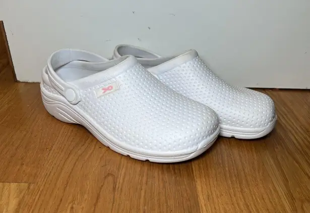 White Nursing Shoes Womens Size 7 38 Slip Resistant Hospital Clogs Rubber