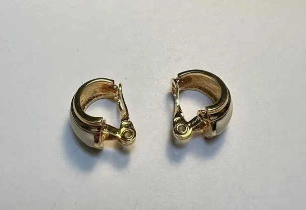 Monet Signed Gold Tone Cream Enamel Clip-on Clip On Earrings