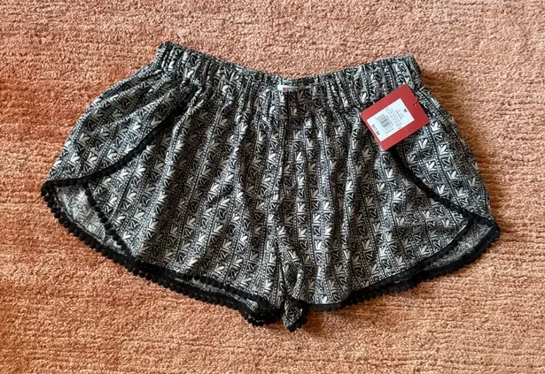 Mossimo Supply Co Black White Tribal Pom Trim Shorts Women’s M Size M