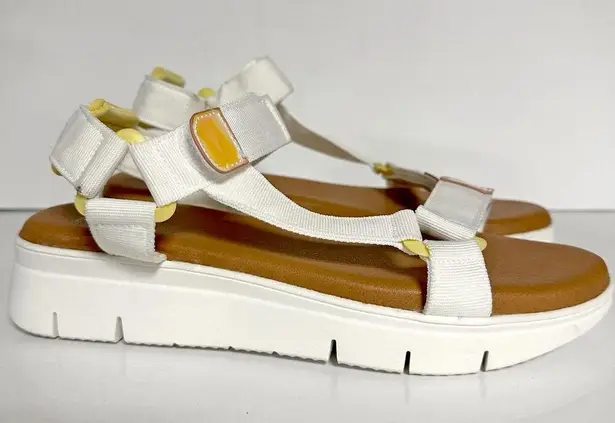 Dirty Laundry *NEW* Qwest Sandal