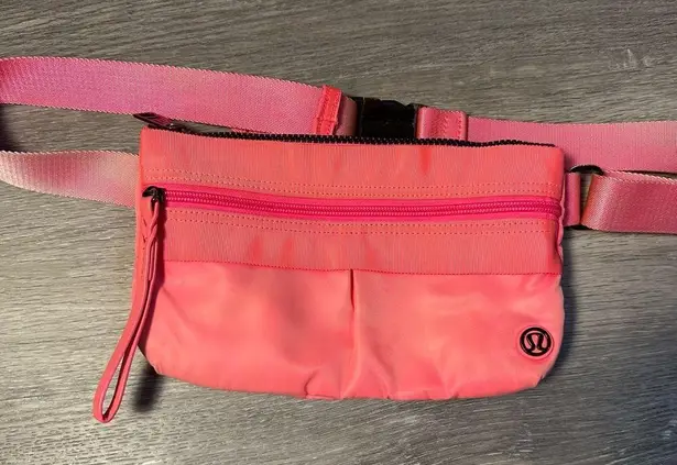 Lululemon  Free Spirit Bag Neon Pink