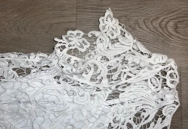 Rafaella  Women’s White Crochet Lace Cap Sleeve Overlay & Cami Size Medium NWT