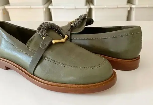 Schutz Rhino Leather Loafer Flats in Military Green NWOB Size 8.5 Retail $178