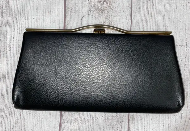Vintage clasp clutch w/small metal carry handle black & gold