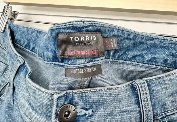 Torrid  Women’s 14 Boyfriend Straight Vintage Wash Distressed Jeans New NWT