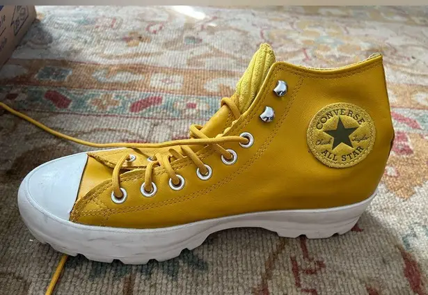 Converse  All Star Chuck Taylor High-Top Leather lugged boots gold dart size 10