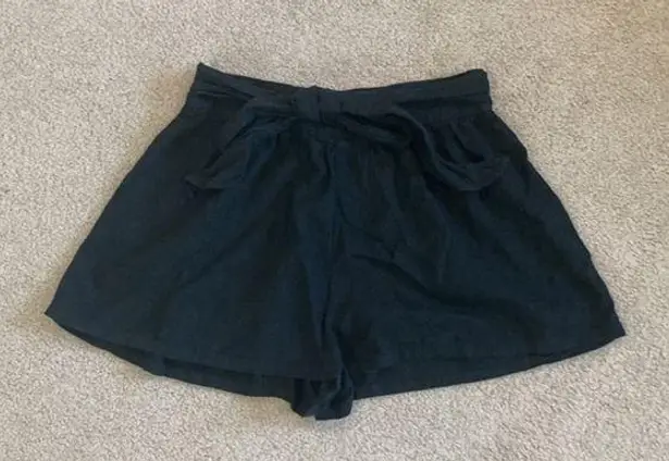 Abound Black  linen blend loose shorts in size small