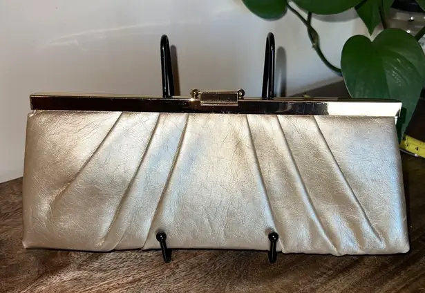 Jessica McClintock Champagne Gold Pleated Clutch Evening Bag Chain Strap Formal