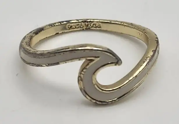 Pura Vida Gold Tone & White Enamel Wave Ring (8) Gold
