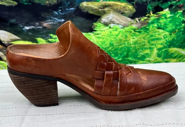 Born Womens Paya 10M BRITISH TAN USED TWICE