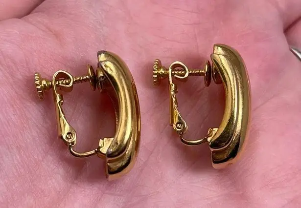 Vintage Signed NAPIER Gold Tone Classy Hoops Metal Screw Back Earrings
