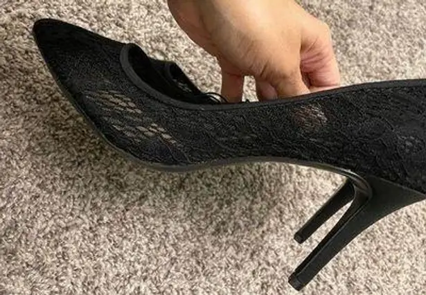 Karl Lagerfeld Black lace Pumps NWT