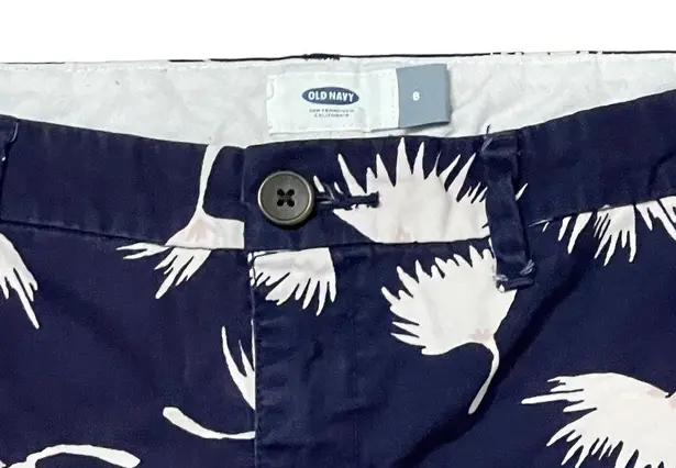 Old Navy  Womens Shorts Size 8 Navy Blue With White Pink Floral Pattern 33X5