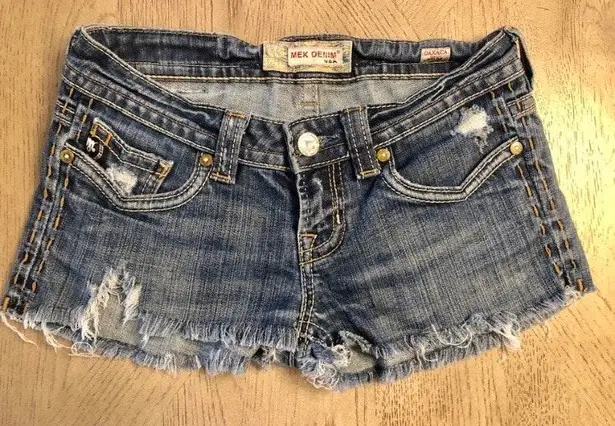 Mek Denim Adorable  distressed shorts. Sz 27