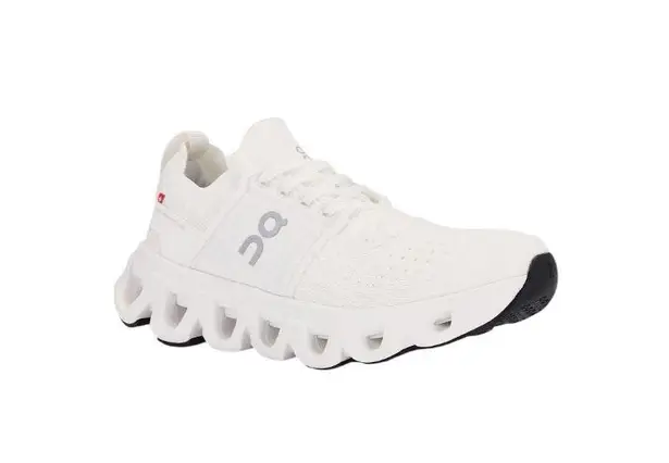 on cloud On Cloudswift 4 Sneakers in White 7.5 Womens Athletic Running Shoes