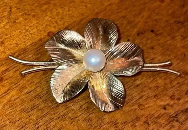 Winard Vintage Pearl 12K G.F. Gold Flower Leaf Brooch Pin
