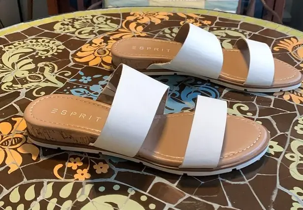 Esprit WHITE LEATHER SANDAL Sz: 9M
