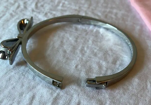 Kate Spade : Silver Tone Bracelet with Bow- Side Clasp