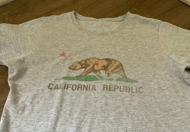 California Republic Bear Graphic T