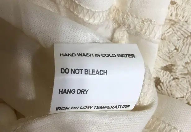 Solitaire Ivory Lace Overlay Sheer Short Sleeves Keyhole Dressy Casual Top M