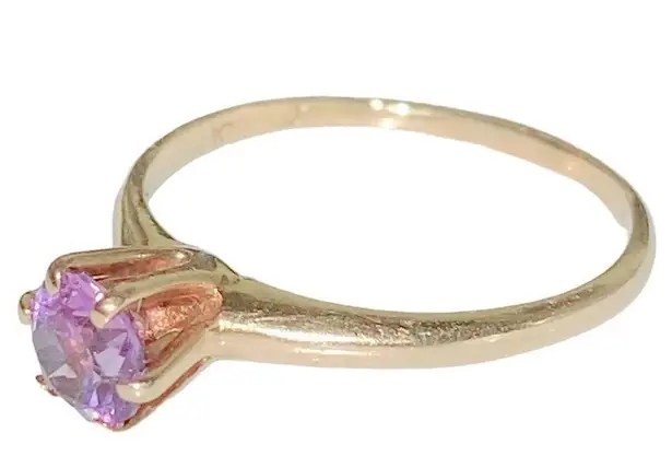 10K YELLOW GOLD Ring Purple Gem Size 5.5 Weighs 1.2 Grams