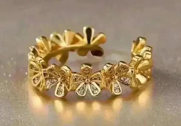 Coquette Style 18k Gold Plated Stainless Steel Cuff Ring with Shining Zirconia