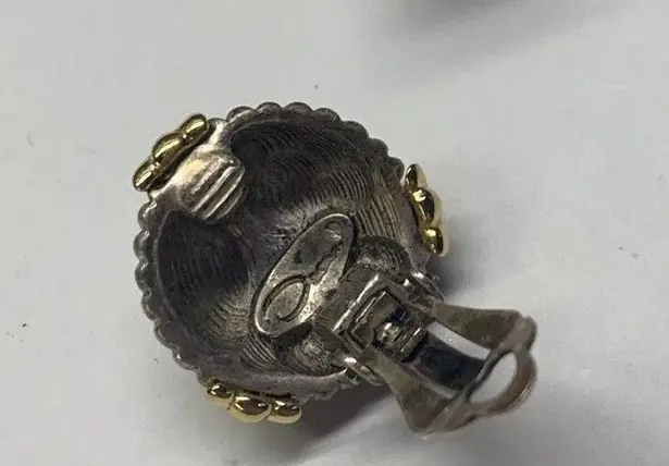 Oscar de la Renta Vintage Two Tone Signed Clip On Earrings