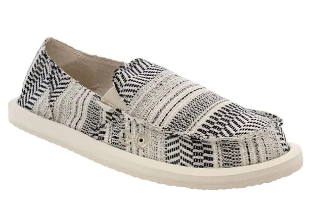 Sanuk NIB  Womens Donna Boho Loafer