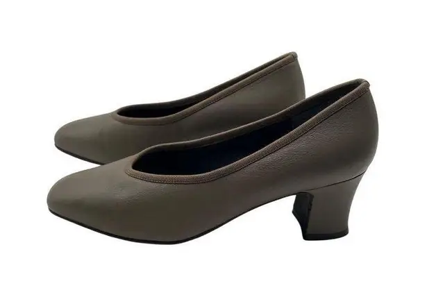 Naturalizer Size 8M Leather Business Casual Heels Slip On EUC