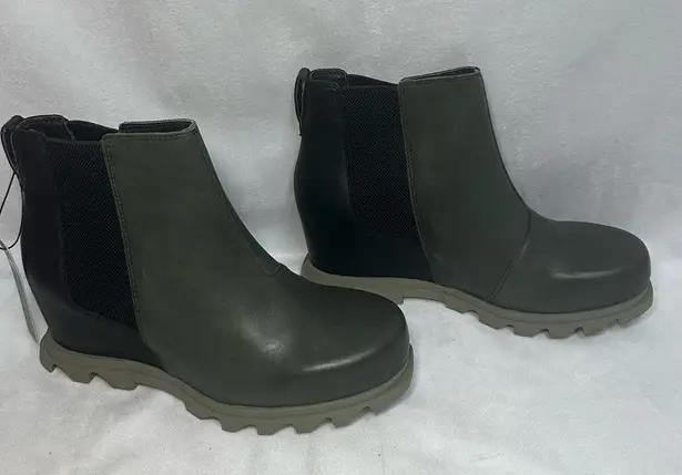 Sorel Joan of Arctic III Waterproof Wedge Chelsea Boot
DARK MOSS SAGE 10.5 NEW