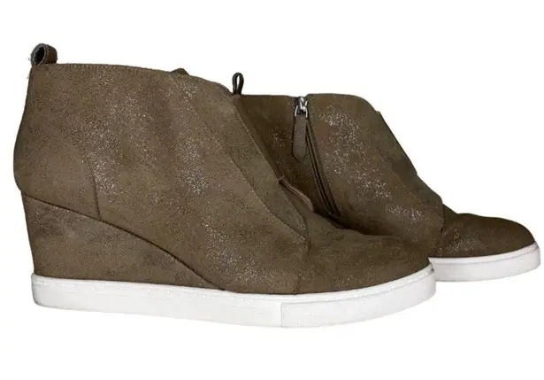 Linea Paolo Anna Perforated Suede Low Heel Wedge Sneaker Dark Olive 10M Brown Size 10