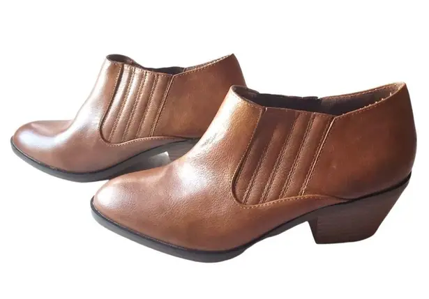 Roebuck & Co. Women 𝅺Freida bootie ankle high brown boots Size 9.5