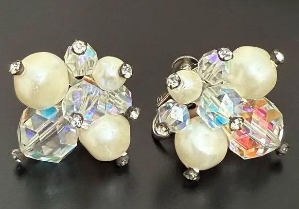 Vintage LAGUNA AB Crystals Aurora Borealis Faux Pearl Cluster Beads Earrings 14g White