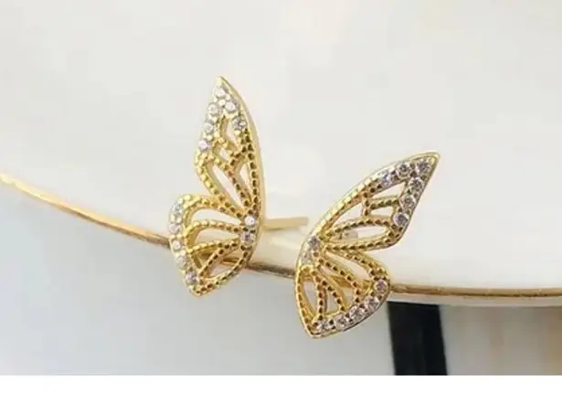 Boutique NEW Gold Plated S925 Half Butterfly Mismatch Diamond Simulate Stud Earrings 0.5”