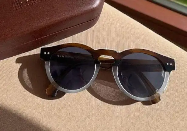 illesteva Brown Ombre Framed Round Sunglasses with Case