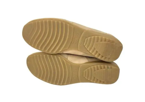 Munro * American Womens Shoe Size 8.5 Wide Beige Leather Comfort Lace Up Casual
