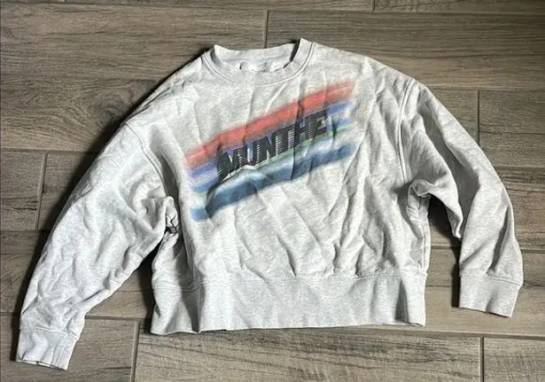 Gray Retro Graphic Sweatshirt with Ribbed Cuffs