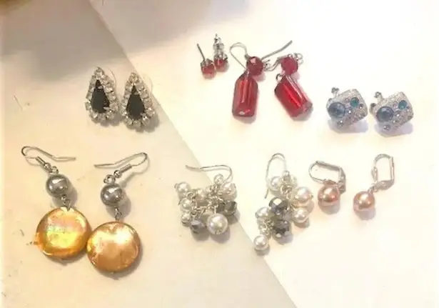 Set 7 dressy pierced earrings Red