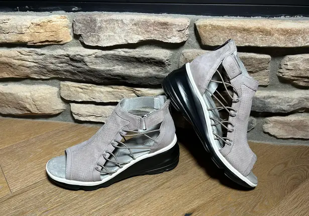 Jambu Size 8 wedge heel sandals, sandals